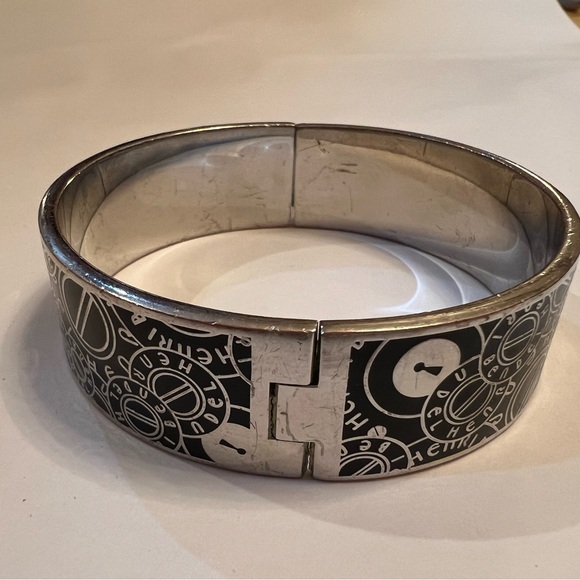 Henri Bendel Logo Hinged Bangle Bracelet - Picture 6 of 7
